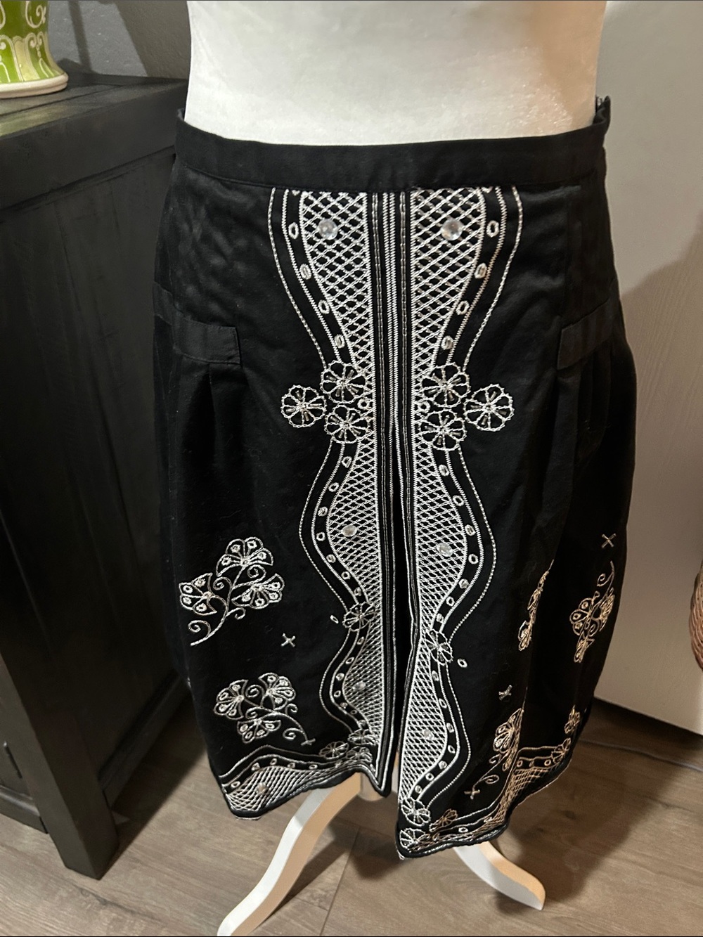 Nine & Co. Black Midi Skirt with White Embroidery